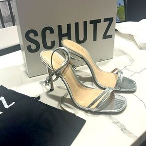 Schutz Al Tina strappy silver sandal size 8. Brand new w/dust bag & box.